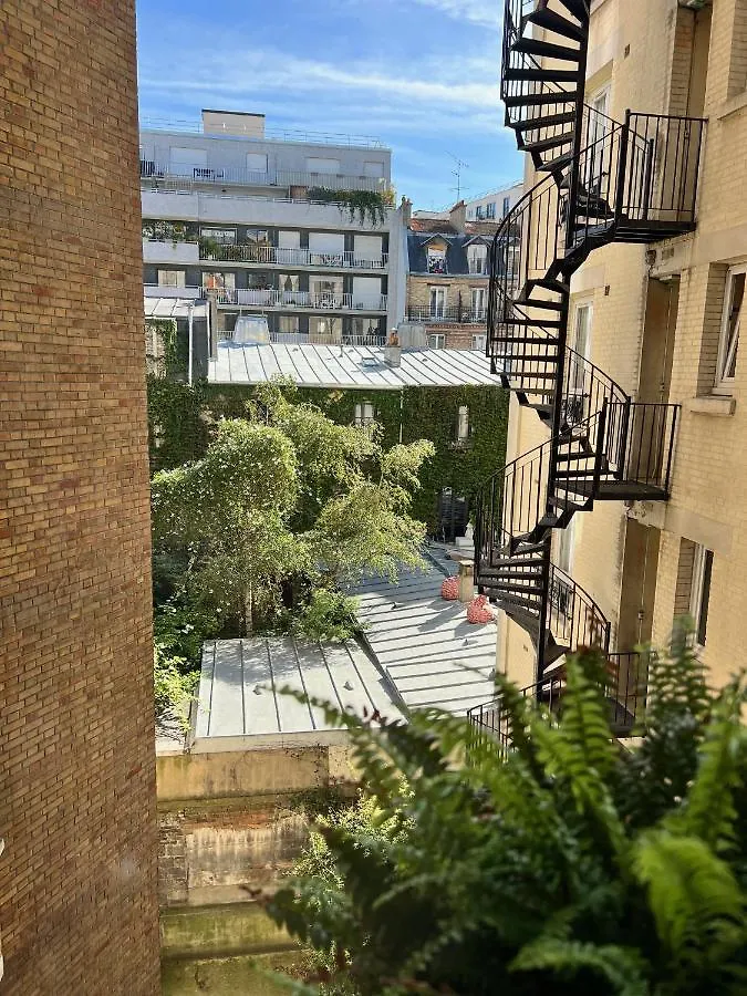 Grand F2 Vue Sur La Maison De Georges Brassens Apartment Paris 0*,