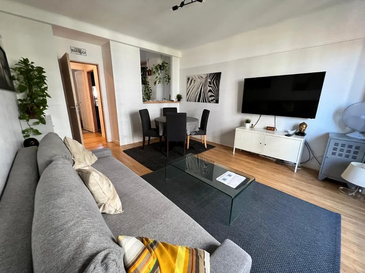 Grand F2 Vue Sur La Maison De Georges Brassens Apartamento París